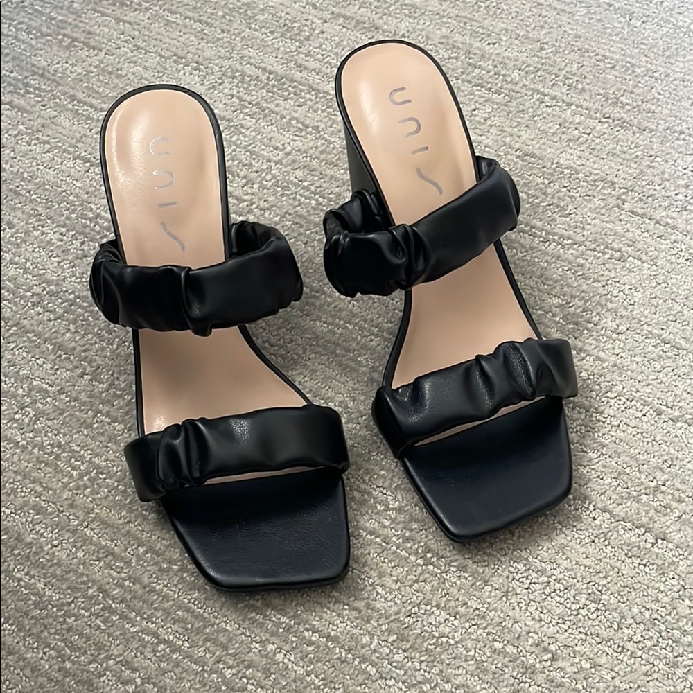 UNISA Black Women's block heel Sandals